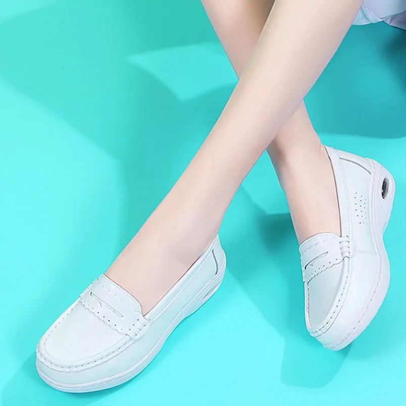 

2025 г., обувь для медсестер из натуральной кожи на воздушной подушке, новые весенне-летние дышащие белые медицинские туфли с мягкой подошвой и плоской подошвой