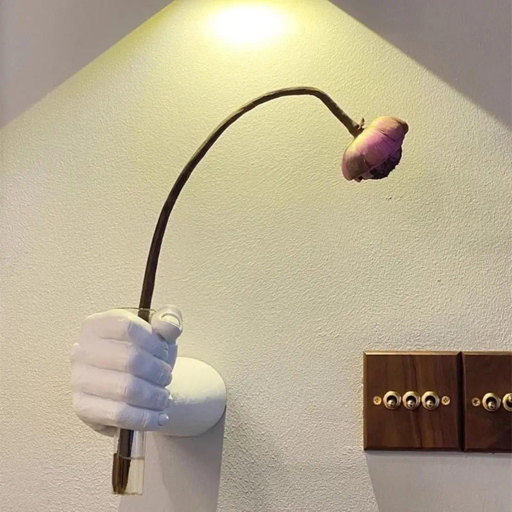 

Resin Simulations Hand Flower Vase Wall Mounted Handmade Hydroponic Flower Holder Art Decorative Wall Sculpture Hand Vase