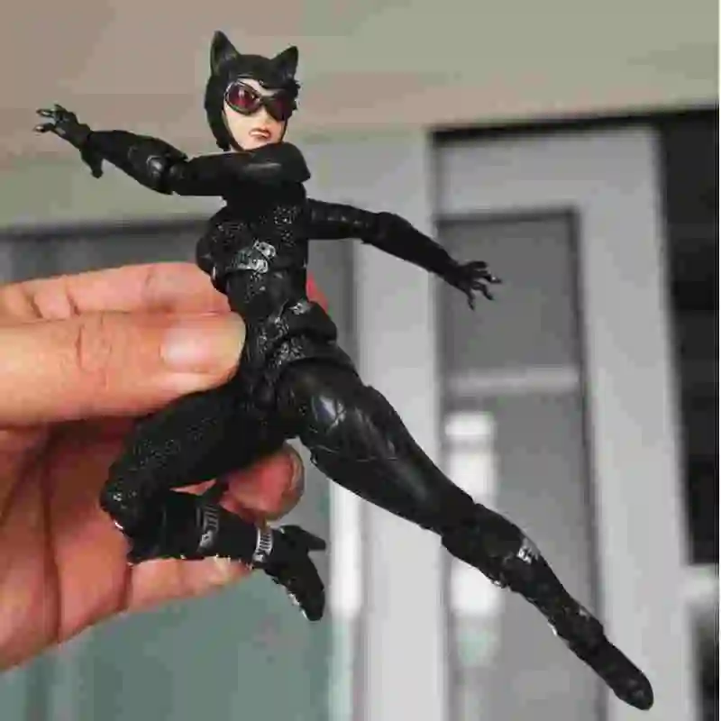 

Hot In Stock 1/12 Kaiyodo Revoltech Yamaguchi Catwoman Figure Arkahm Factory Max Factory Pvc Statue Doll Collection Decorat Gift