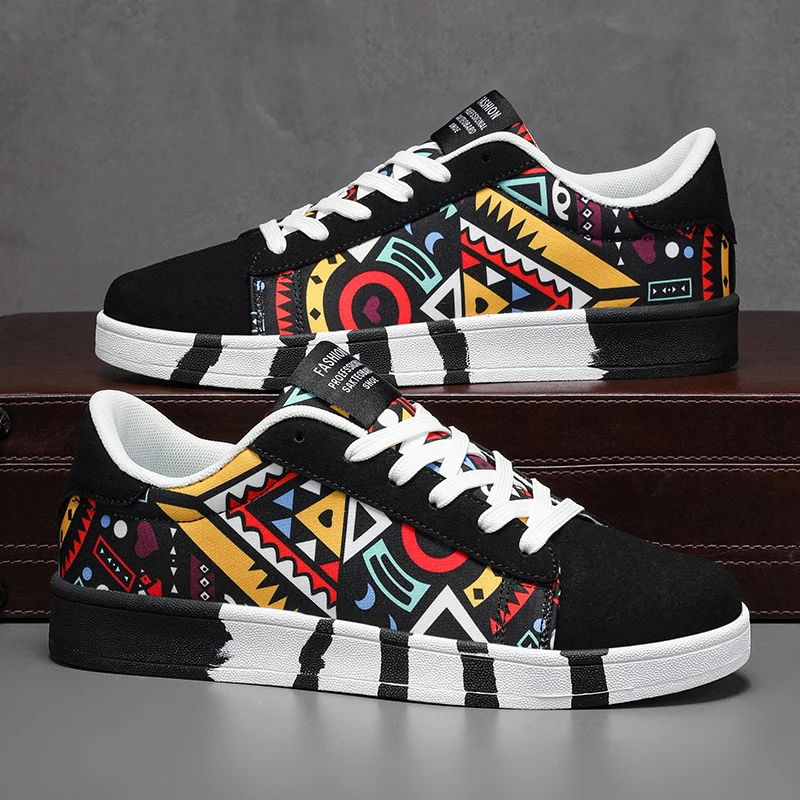 

Men's Sports Running Shoes Canvas Shoes Fashionable Graffiti Print Skate Shoes Geometric Style Lace-Up Sneakers Couples' Men
