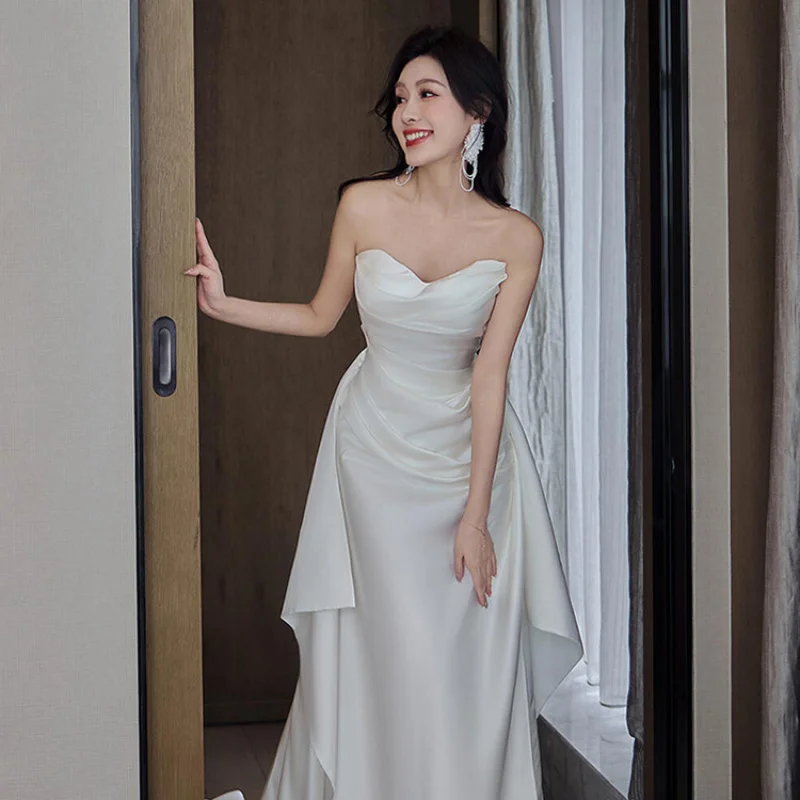 

French-style Strapless Light Wedding Dress for Bride2025New High-End Satin Elegant White Train Dress for Going Out