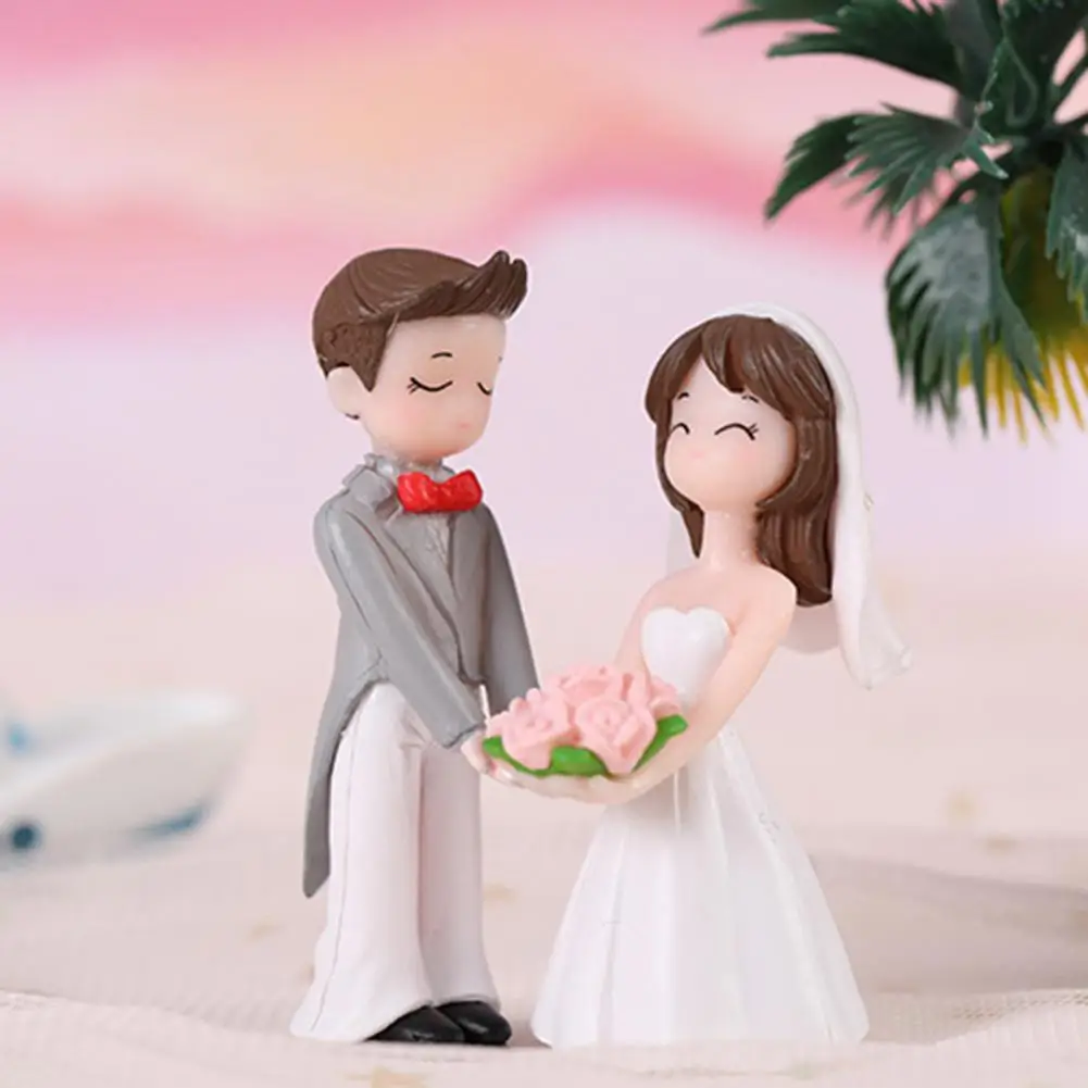 2Pcs Mini Doll Romantic Bride Groom Couple Figurines Ornament Standing Posture Lovers Figure Model DIY Miniatures Desktop Decor