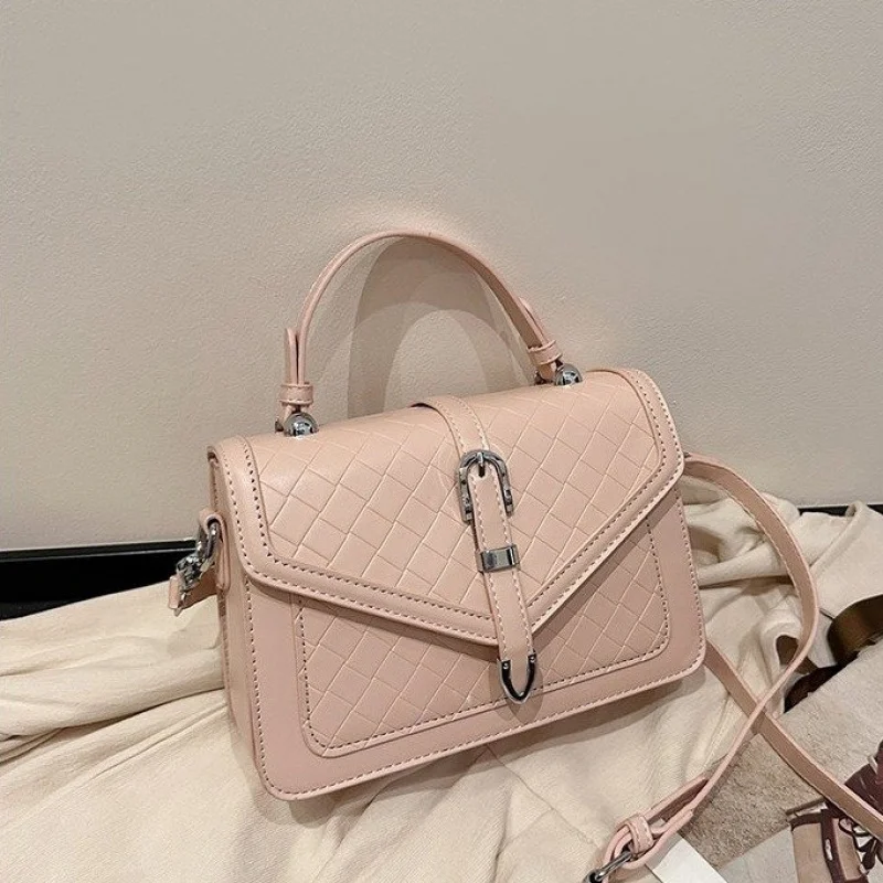 

High-End Women's Messenger Bag Made Of Star-Patterned Leather Boasting Trendy Commuter Design And Paris Refined Look​