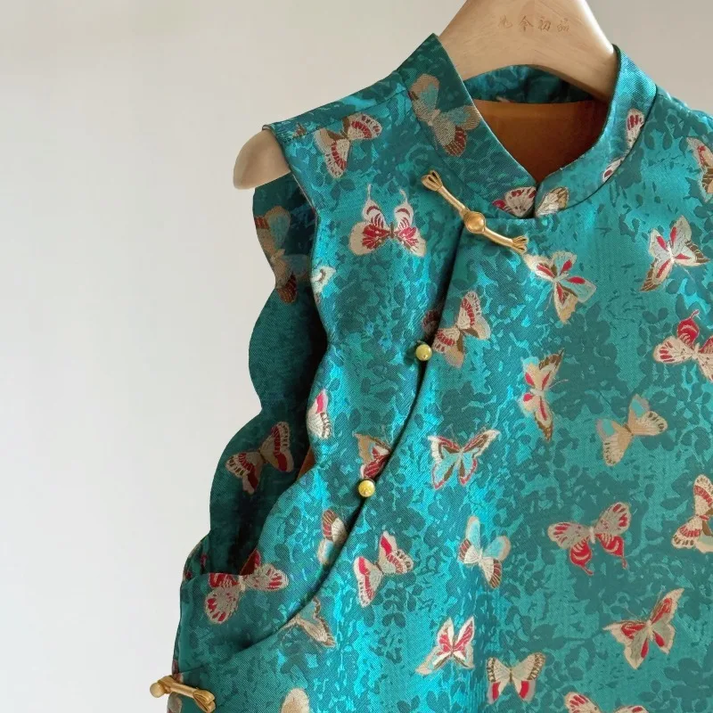 

Новая куртка-жилет в китайском стиле с элементами национального дизайна, изысканным косым воротником, пуговицами и жаккардовым узором в виде бабочек