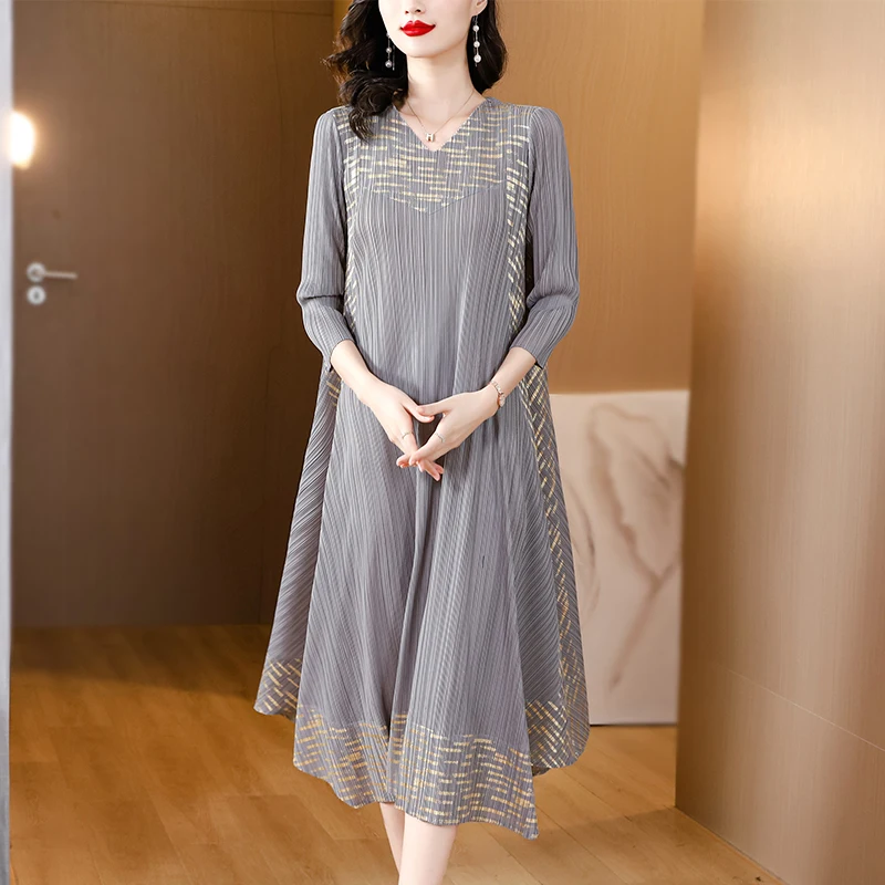 Summer Fashion New Short Sleeve Round Neck Dress For Women Elegant Versatile Loose Fit Leisure Pleated Dress Vestidos