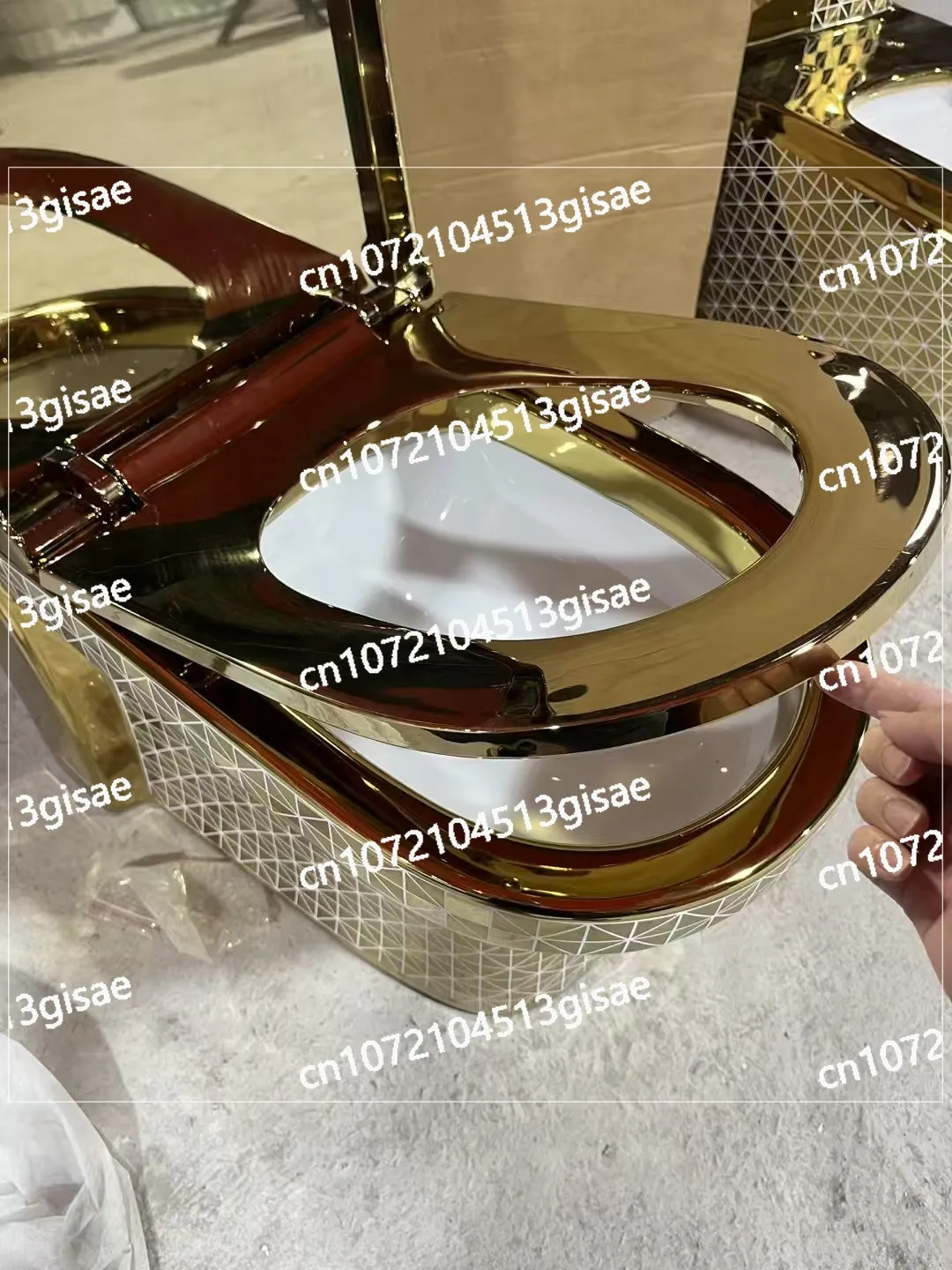 Ware European Style Bathroom Wc One Piece Gold Plating Toilets Sanitary