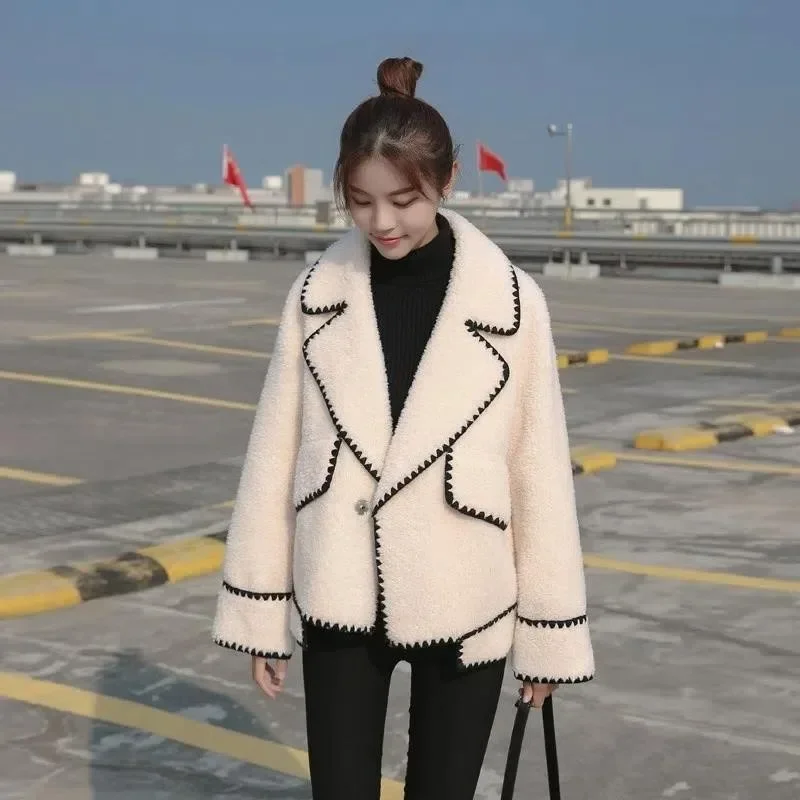 Giacca da donna elegante in misto inverno 2025 Cappotto cardigan allentato con risvolto Sherpa alla moda Giacca da strada calda strutturata da donna