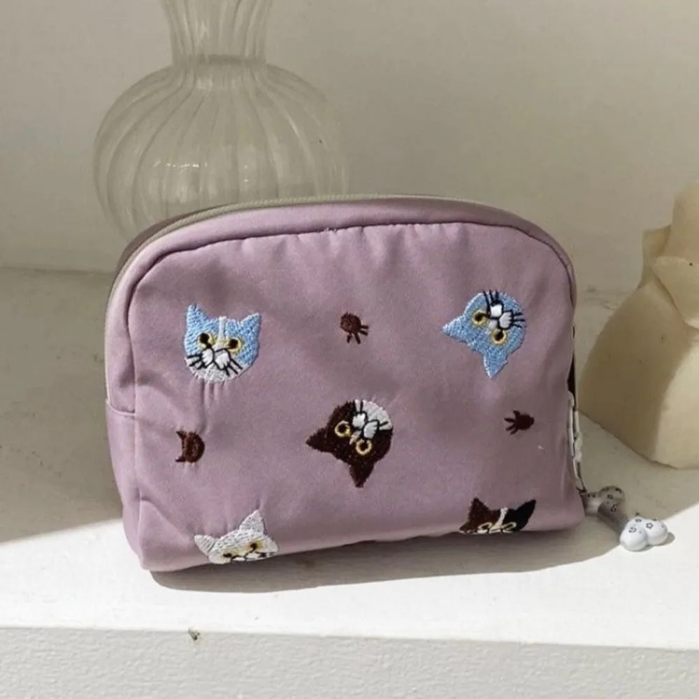 

Cute Cat Embroidery Cosmetic Bag Embroidered Cat Printed Lipstick Organizer Cases Korean Style Storage Bag Nylon Makeup Bag