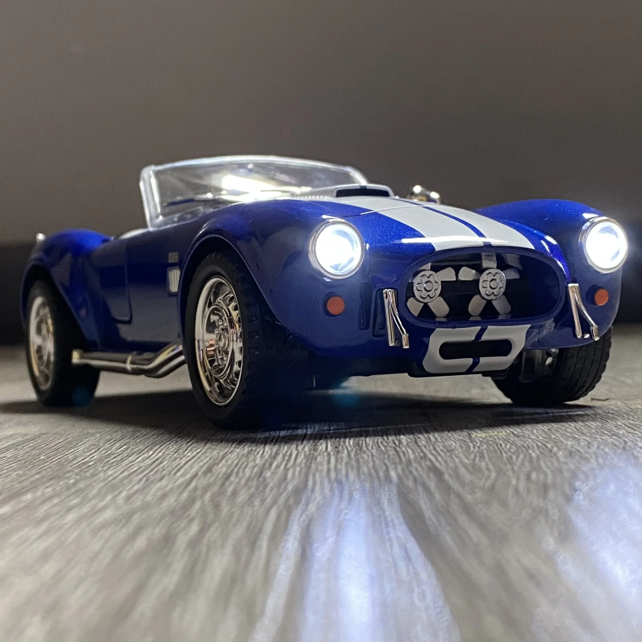 SHELBY COBRA ミニカー Sddb2cb857e064fa7ad40bcac1fbf6