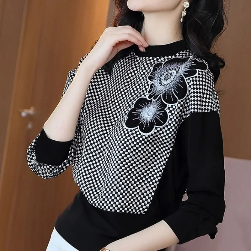 Fashion Versatile Elegant Spring New Print T-shirt Women O-Neck Patchwork Embroidery Screw Thread Loose Casual Long Sleeve Top