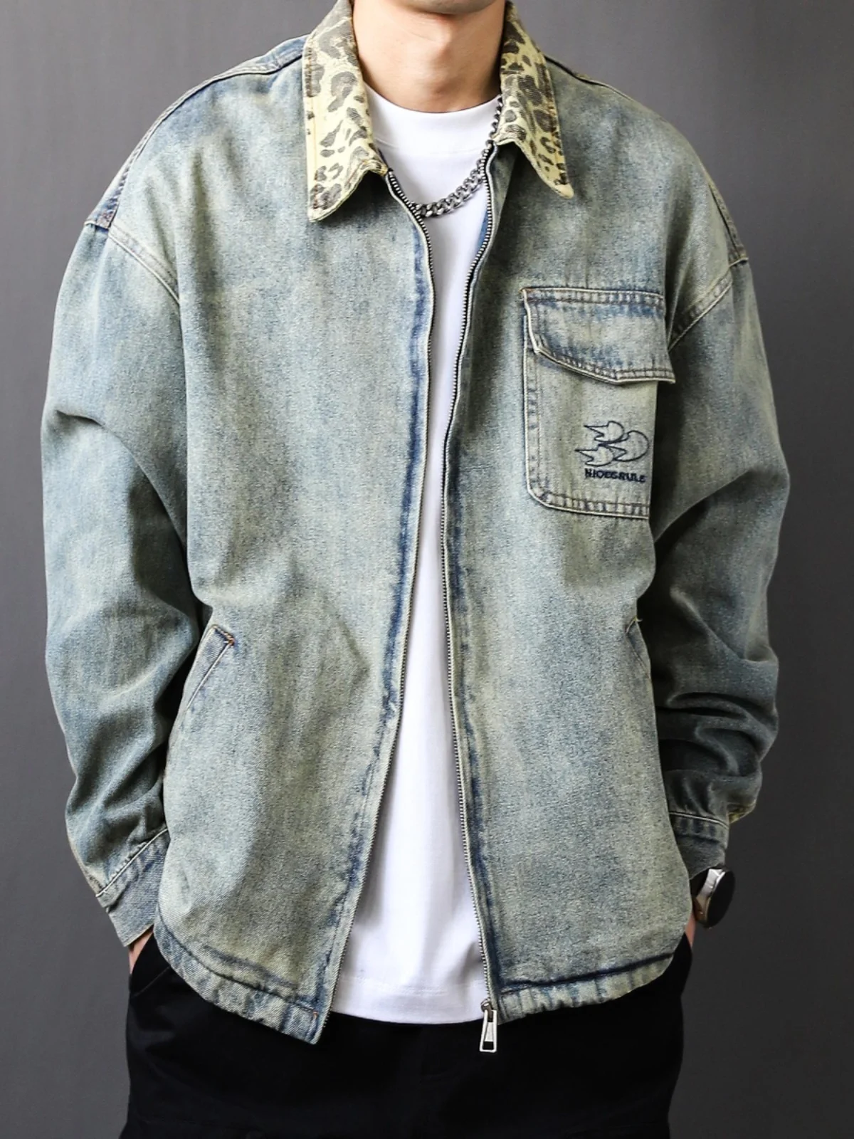 

Мужская повседневная джинсовая куртка 2024 в винтажном стиле с леопардовым воротником, универсальная, дышащая, осенне-зимняя верхняя одежда для молодежи