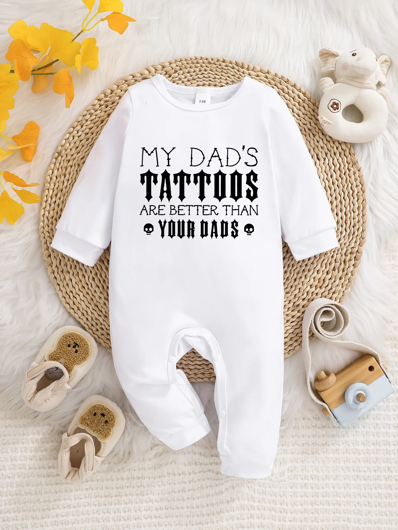 

Детский комбинезон с длинными рукавами, забавным буквенным принтом, на пуговицах, простой в уходе, подходит для молодых родителей.