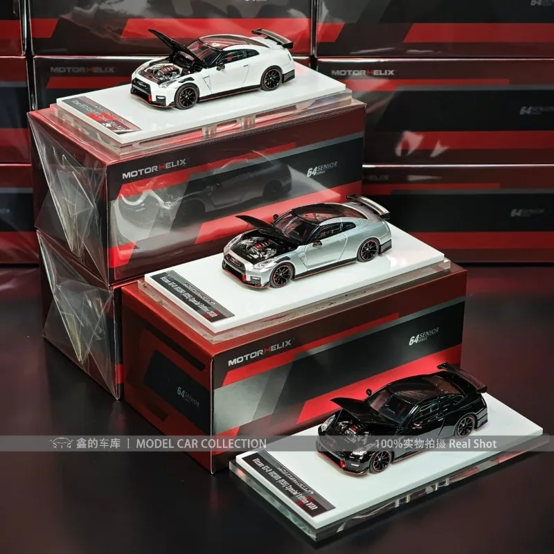 In stock 1:64 GTR R35 silver and black alloy replica vehicle model, boy toy gift, room collection statue