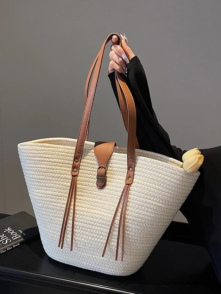 

Retro Artistic Style Straw Woven Bucket Bag Single Shoulder Holiday Beach Vacation Tote Bag for Women Summer New Style Dress