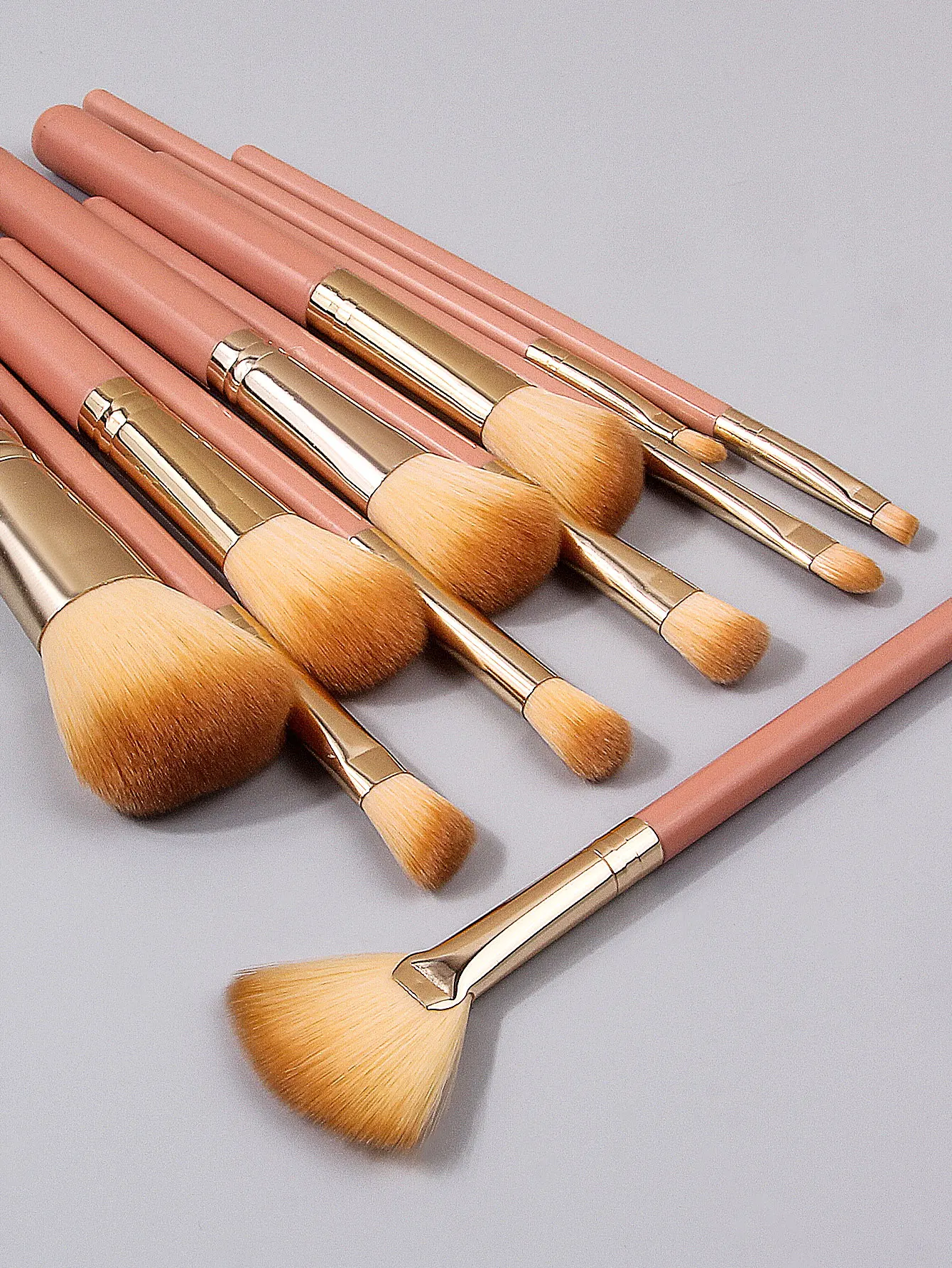 مجموعة فرش مكياج احترافية مكونة من 15 قطعة، 11 فرشاة مكياج للوجه + 4 إسفنجة مكياج غير لاصقة منتفخة لبودرة البيض المثلثة #3