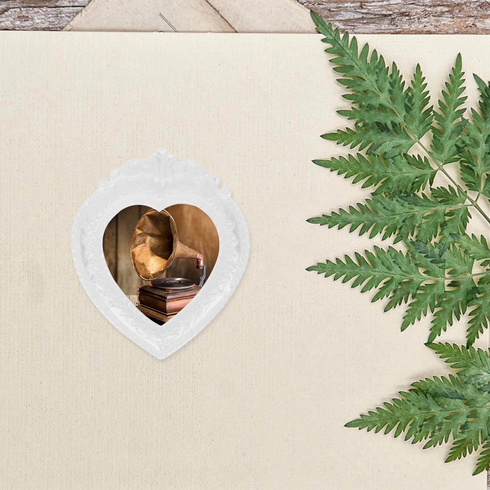 

20Pcs Heart Shape Resin Mini Photo Frame Small Vintage DIY Decoration Jewelry Craft Supplies Compact Tiny Picture Frames