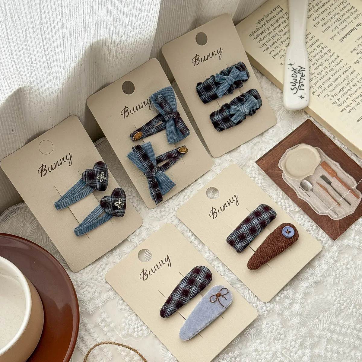 Hair Clips Autumn Retro Cannel Blue Brown Geometric Heart Pattern Premium Soft Fabric Hair Accessories for Back Head Broken Hair