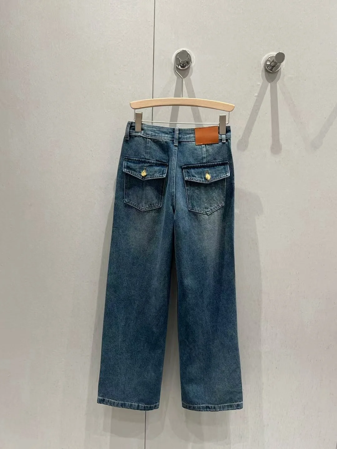 High end customized autumn and winter new style embroidered straight leg jeans with back pocket