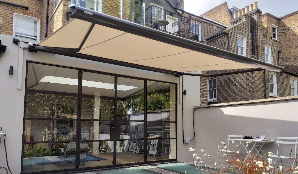 

Outdoor Patio Sun Shades Electric Electric Awnings Retractable Canvas Cassette Awning Folding Arm Waterproof Polyester Fabric