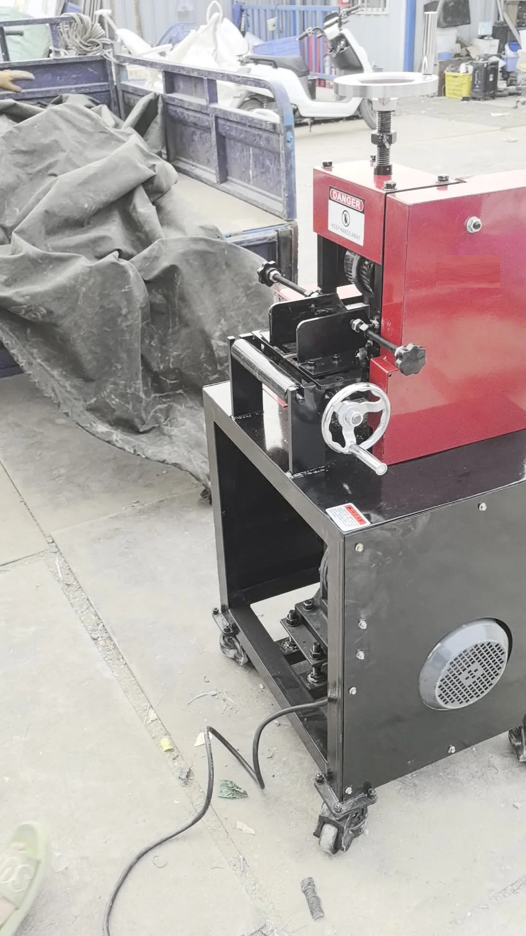 High Demand Scrap Wire Stripper Electric Wire Stripping Machine For Scrap Copper Automatic Scrap Copper Wire Recycling Machine