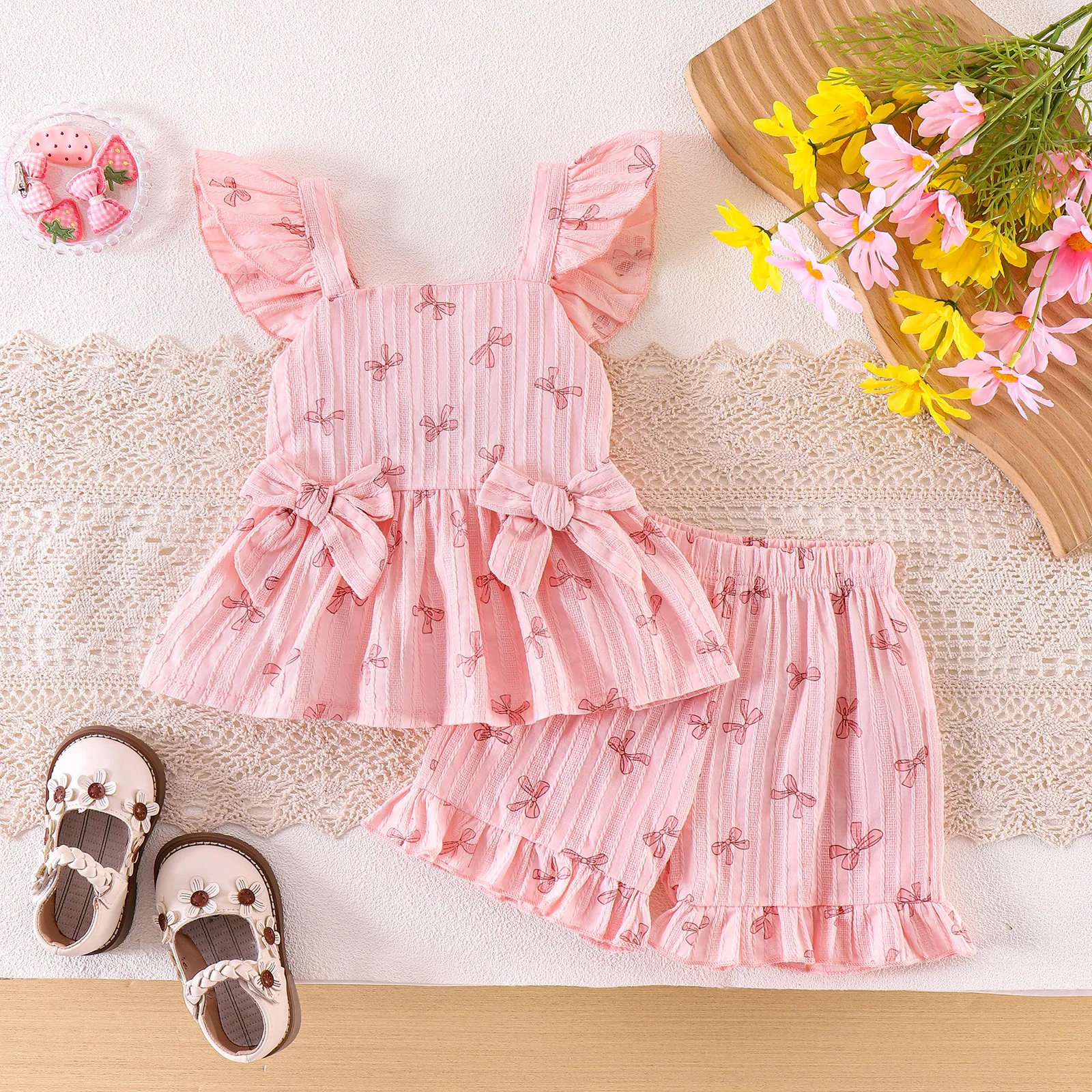 Cross-border summer new girl's sweet and cute print 1-5 years old flying sleeve top + shorts