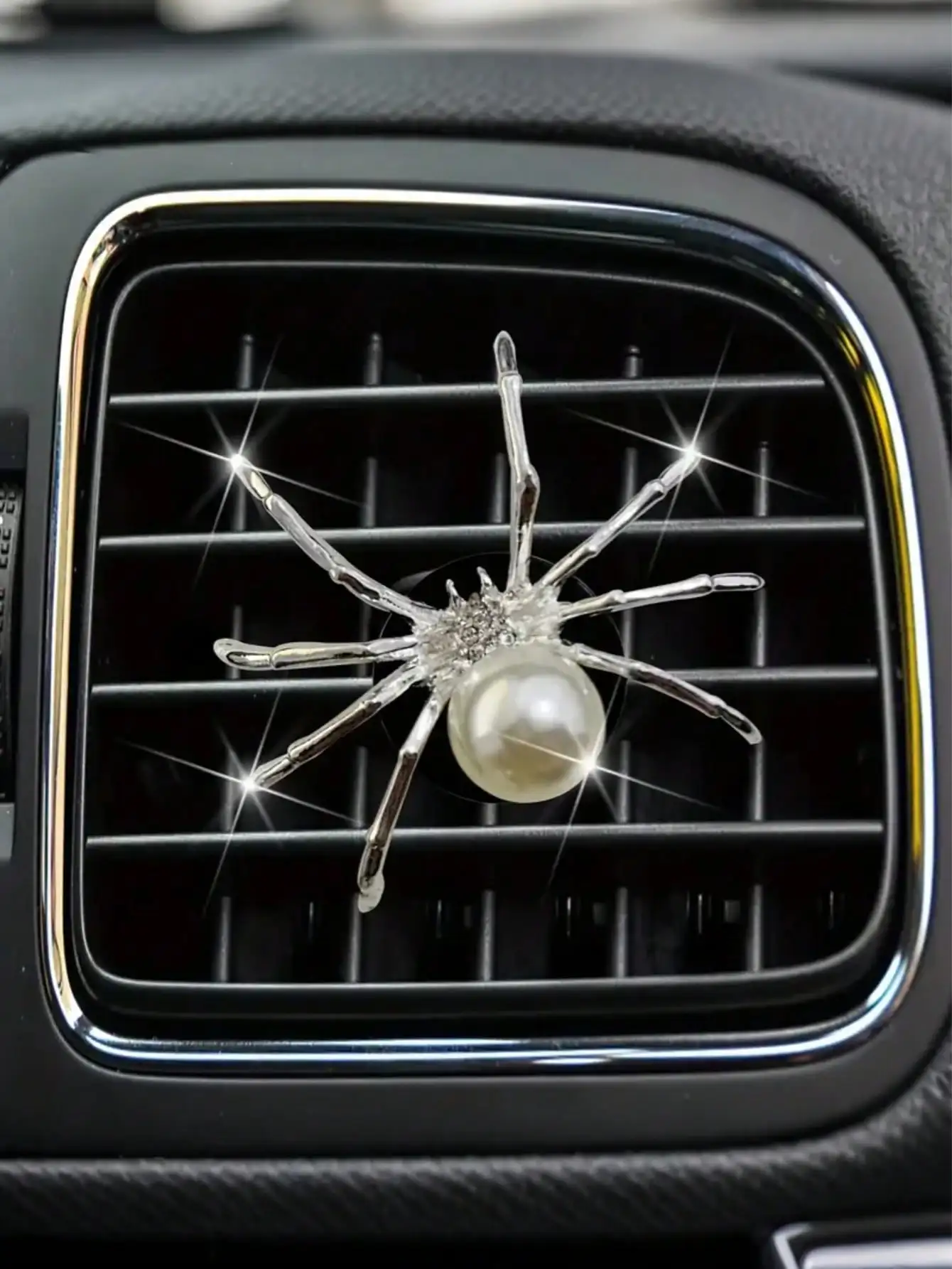 1Pc Spider Car Air Vent Clip: A Unique In-Car Decoration That Combines Halloween Atmosphere and Daily Aromatherapy
