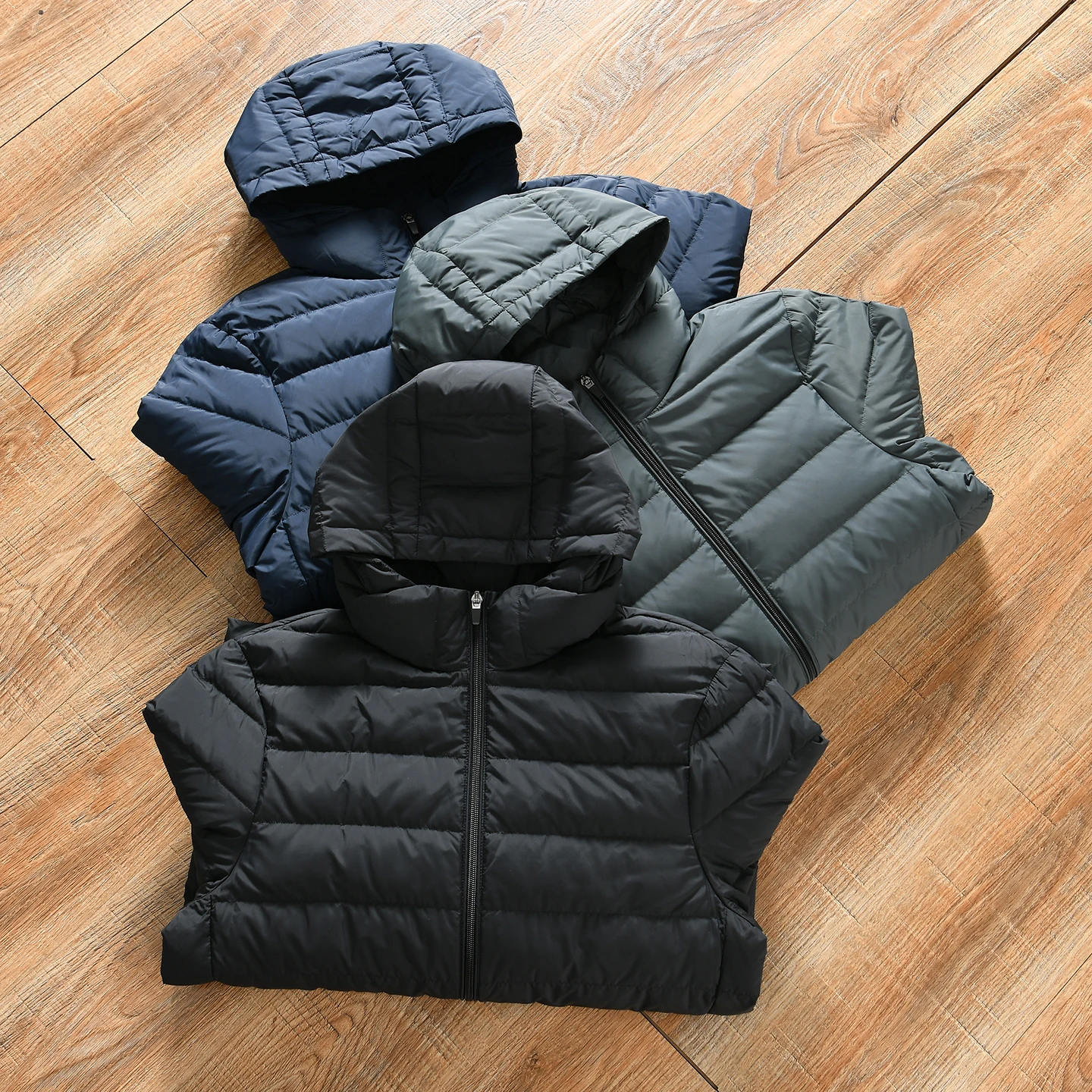Men's Outdoor Casual Lightweight Warm Hooded down Jacket Duck down 700 Fill Power 90% Polyester Fiber City Leisure Style