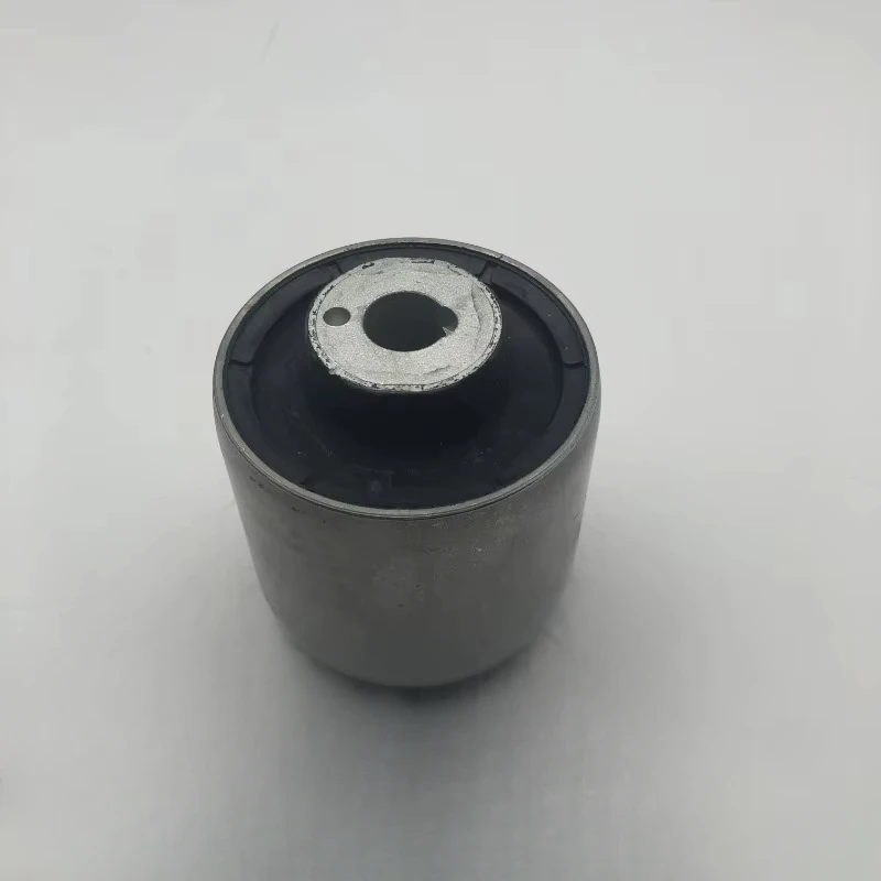 

Suitable for Mercedes-Benz W204 C180 C200 E260 GLK300 lower swing arm support arm suspension rubber sleeve bushing accessoiress