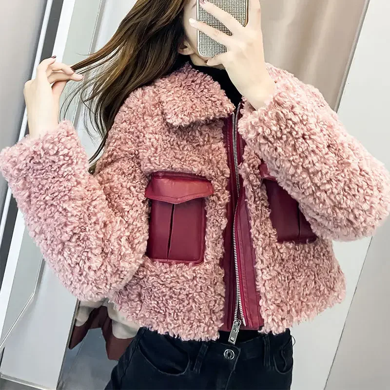 

2023 Winter New Women Lamb Wool Coat All-Matching Thicken Warm Short Jacket Female Loose Large Size Fashion Stitching Outwear