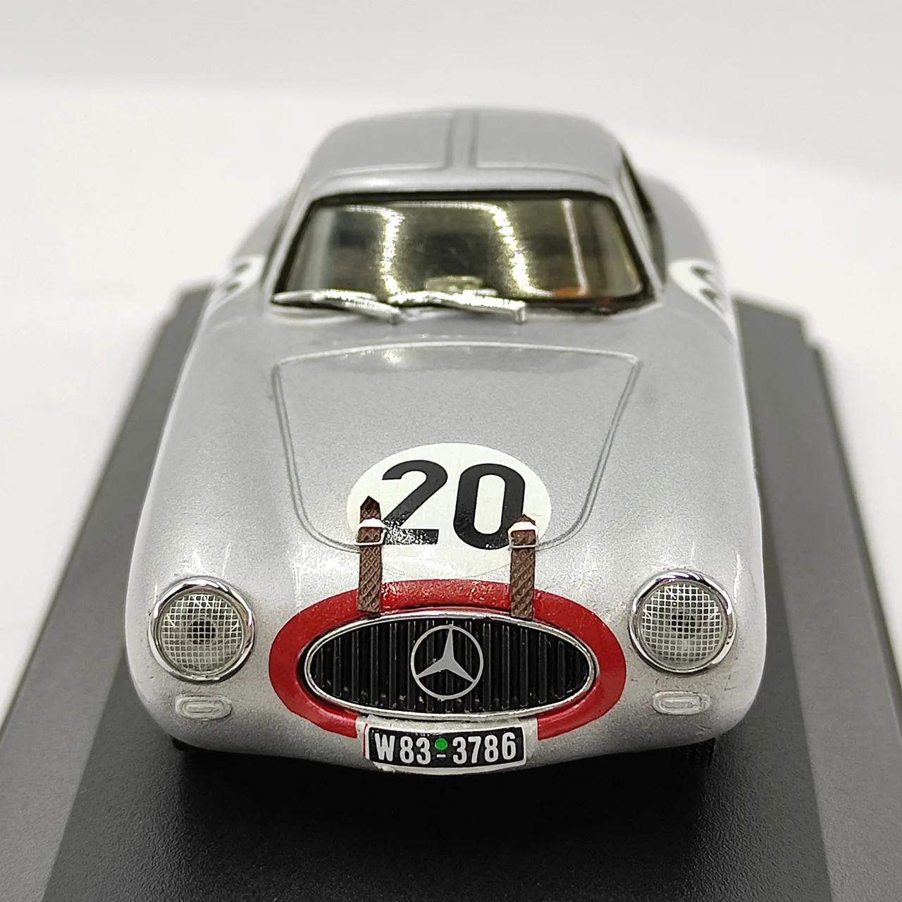 Flaws Diecast MAX Scala 1:43 BENZ 300 SL Le Mans 1952 Edizione limitata Modello di auto in lega Giocattolo da collezione Regalo Souvenir Display