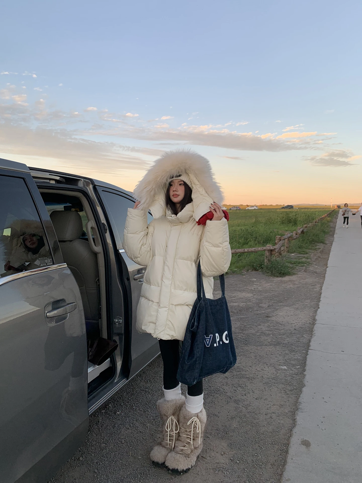 Red Celebri Studio Женская пуховая куртка Jaet Winter Thiened White с капюшоном 90 White Du down Теплая верхняя одежда Длинная молния све