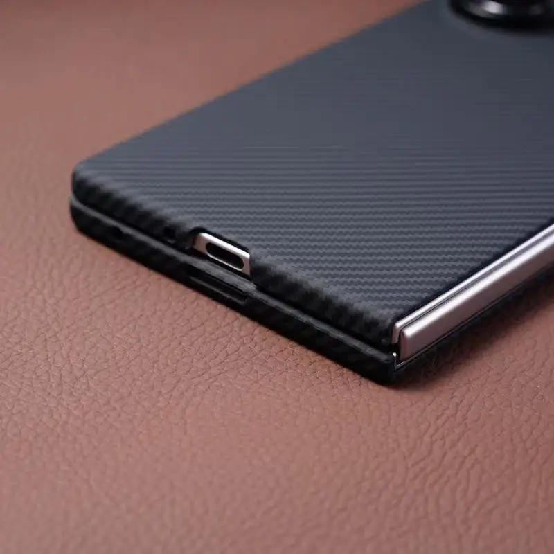 Ultracienkie, lekkie etui magnetyczne MagSafe do Samsung Galaxy Z Fold – wytrzymała obudowa z włókna aramidowego i karbonu do modeli Z Fold 8, 7, 6, 5, 4, 3. — zdjęcie produktu 6
