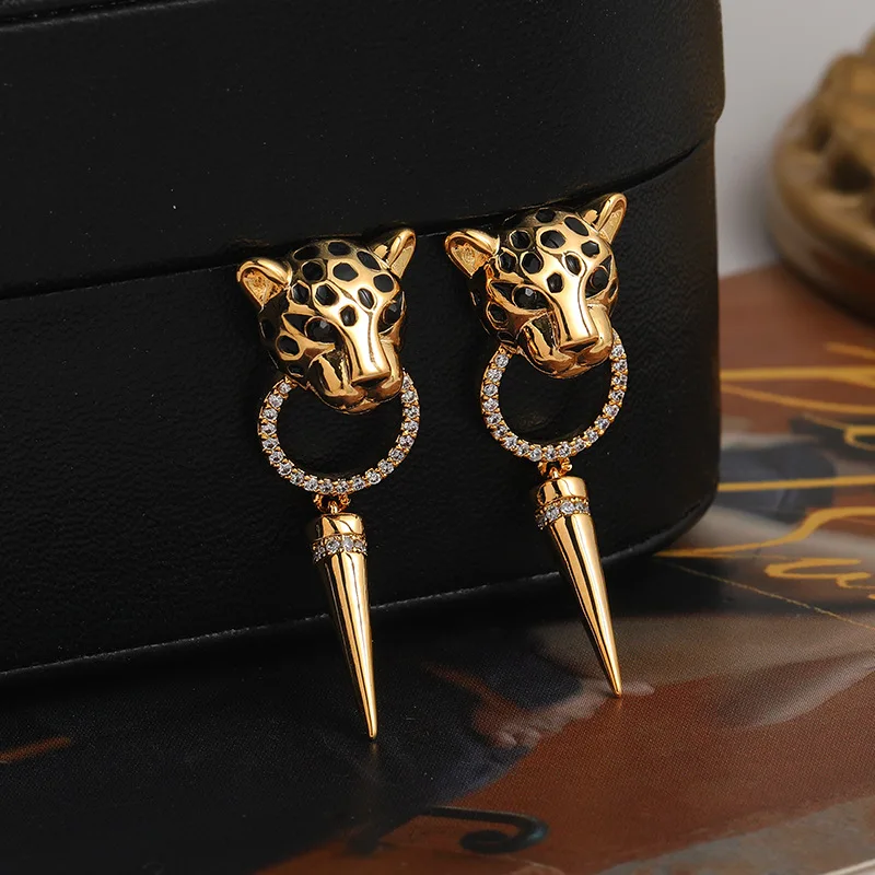 

Fashion Black Enamel Leopard Dangle Earring Gold Plated Paved CZ Zircon Crystal Black Eyes Panther Animal Jewelry for Women