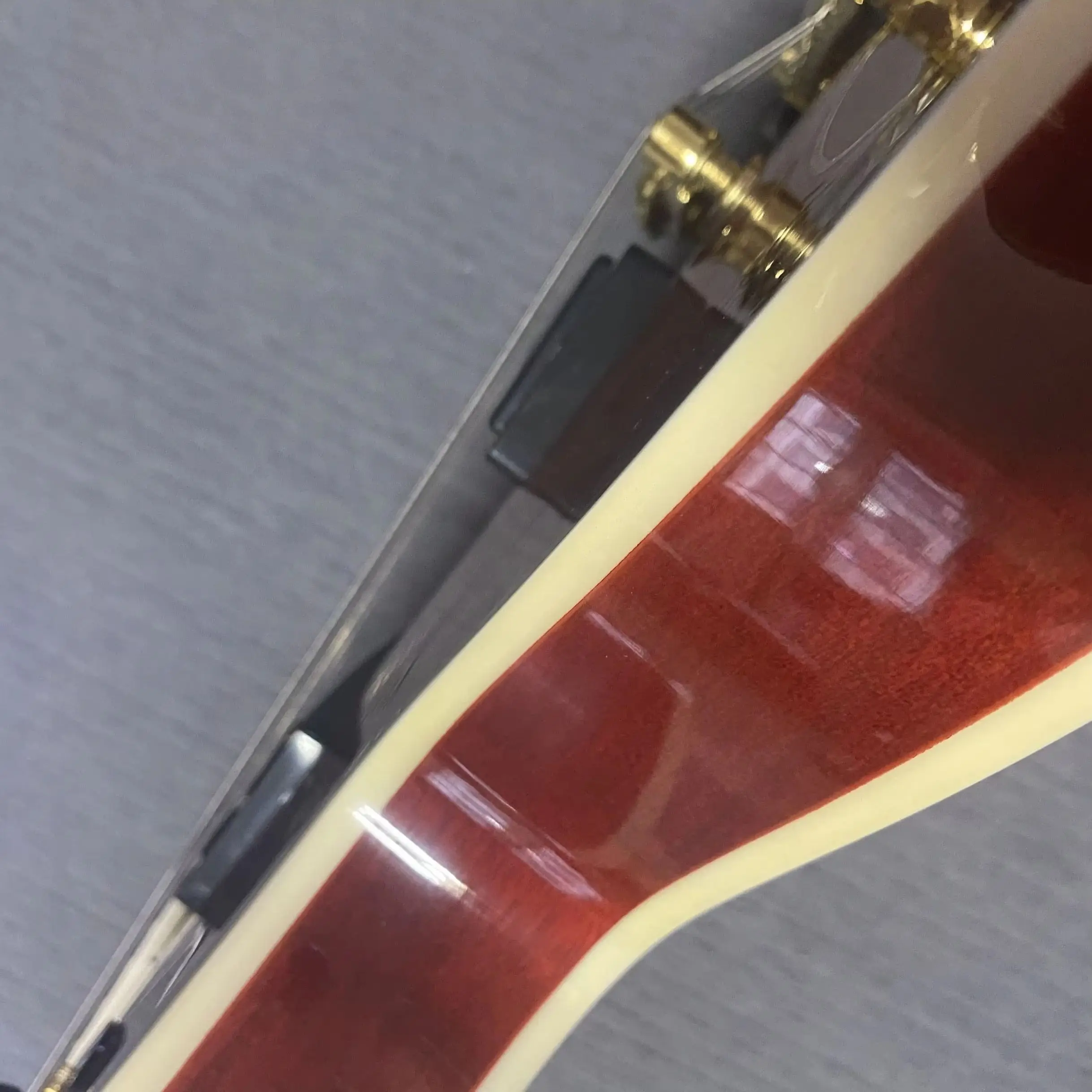 Wood grain electric guitar Goods dispatched within 48 hours. Real pictures and videos of rock electric guitars. Excellent qualit