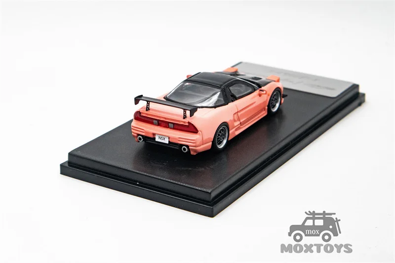 سيارة موديل MC 1:64 NSX Na1 باللون الوردي
