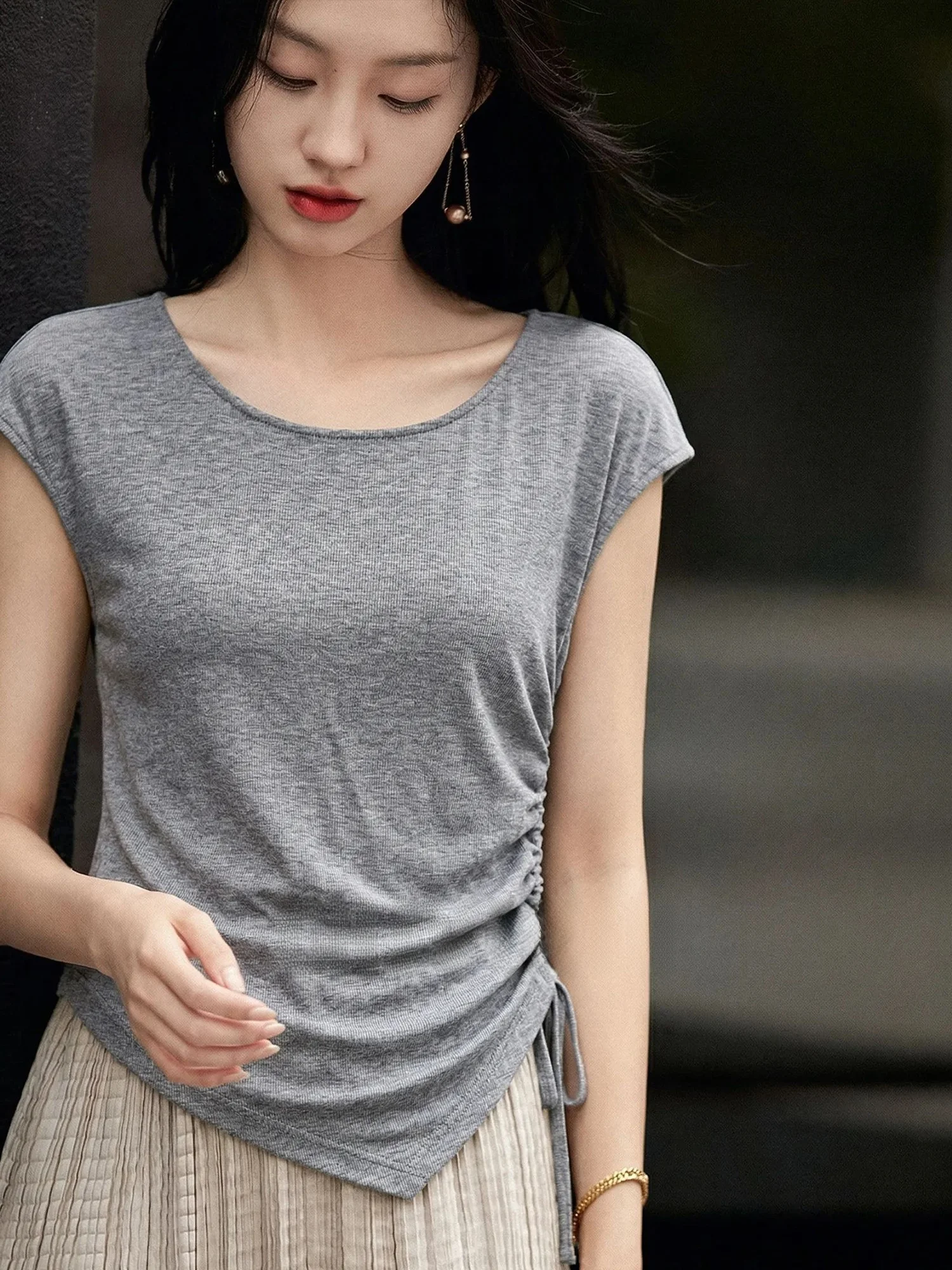 

Chivirin Silk round Neck Short Sleeve T-Shirt Women's Grey Simple Style Slimming Commuting Top Breathable Comfortable Summer ...