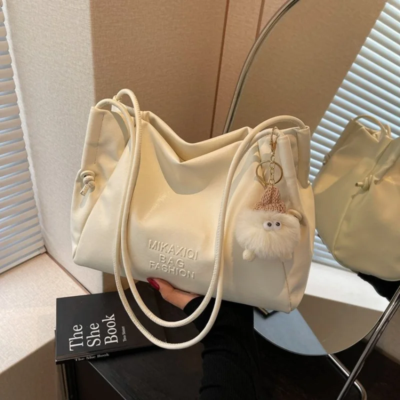 

2025 Luxury Designer Tote Bag for Women Large Capacity Casual Commuter Shoulder Bag High Quality Summer Handheld Office Bag