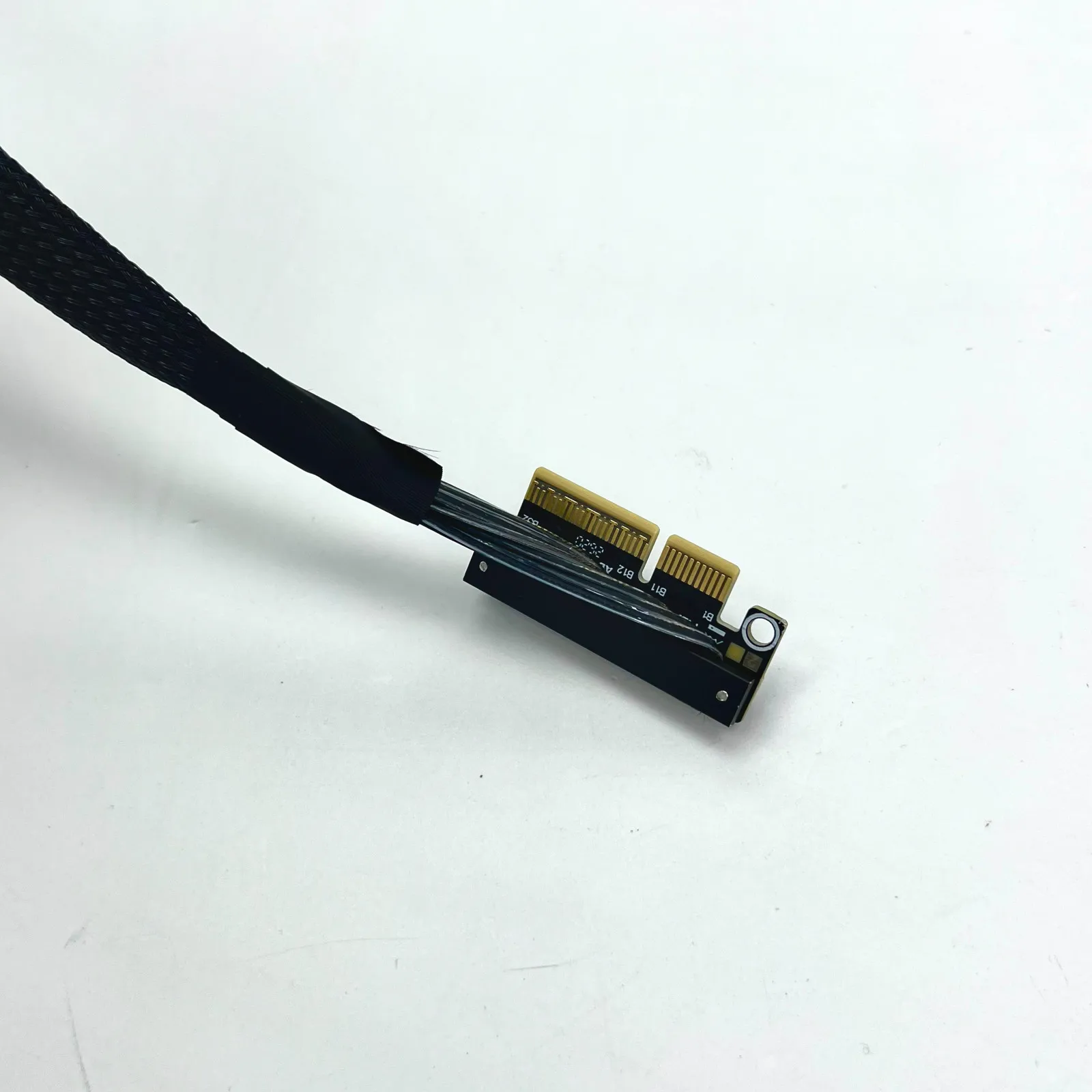 ADT Braided Mesh PCI Express 5.0 x4 to x8 High Speed Gen5 90° Bending Extension Cable for Server Network Card SSD Hard Disk GPUs