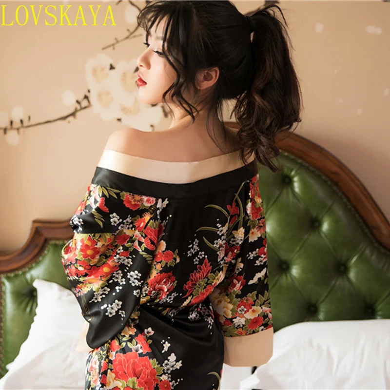 بيجامات ساتان قصيرة وفضفاضة للنساء ، بيجامات على الطراز الياباني ، كيمونو مثير بتصميم زهور ، طراز صيني