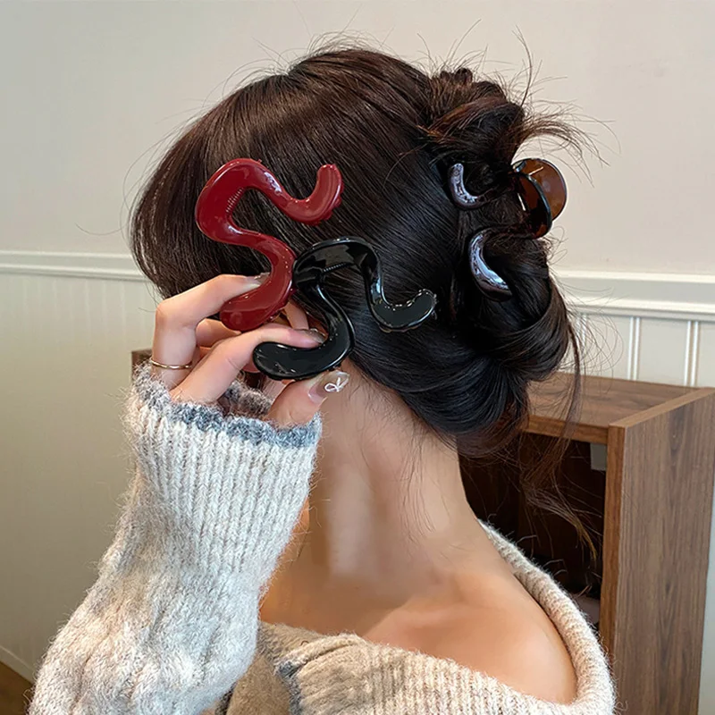 Простая-нерегулярная-заколка-для-волос-заколка-в-виде-акулы-женская-заколка-премиум-класса-новинка-2025-заколка-для-волос-на-затылке-волна-элегантные-аксессуары-для-волос