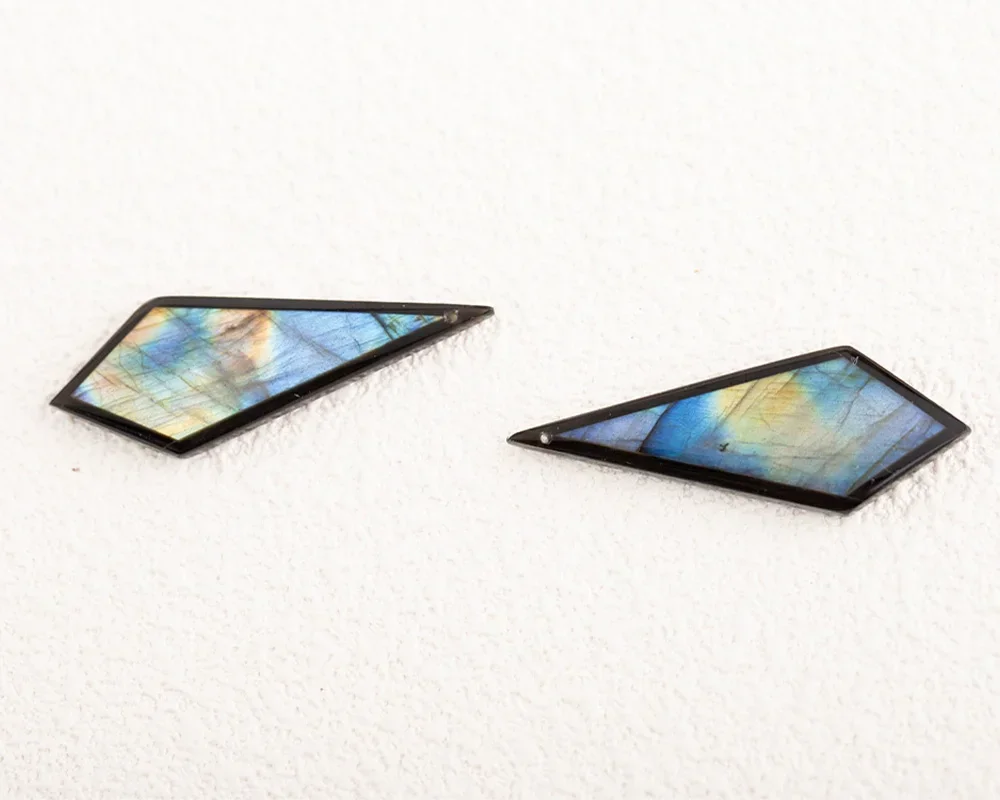 

Semi-precious stones,Natural Gemstone Labradorite ,Lapis Lazuli intarsia fashion woman Pendant Bead 39x16x4mm4.5g