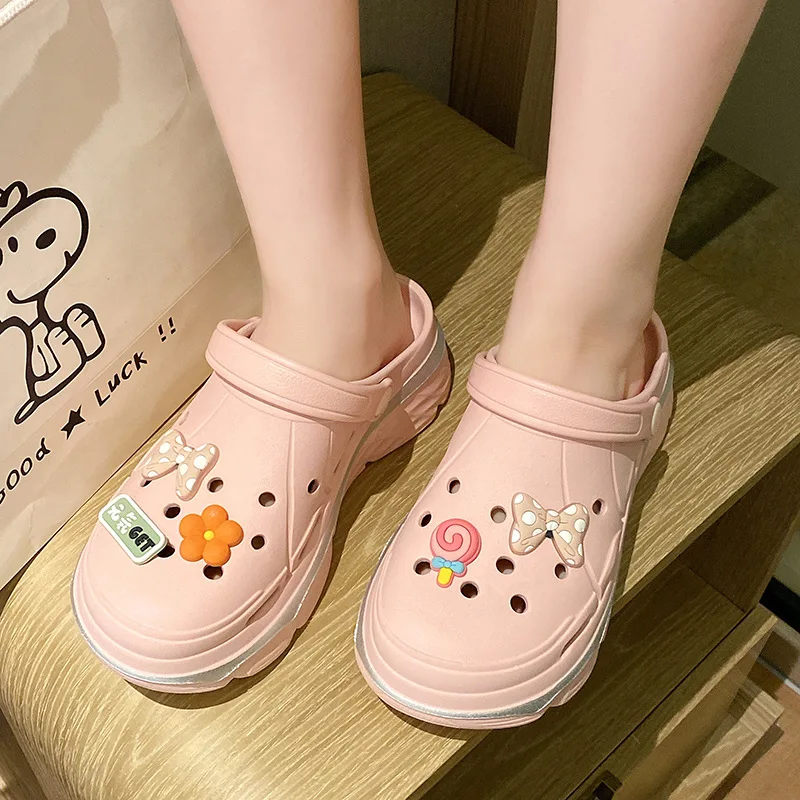 Hot Sale Cute Cartoon Women Sandals Casual Thick Sole Garden Shoe Women Clogs Fashion Yellow Summer Platform Sandal Women Slides