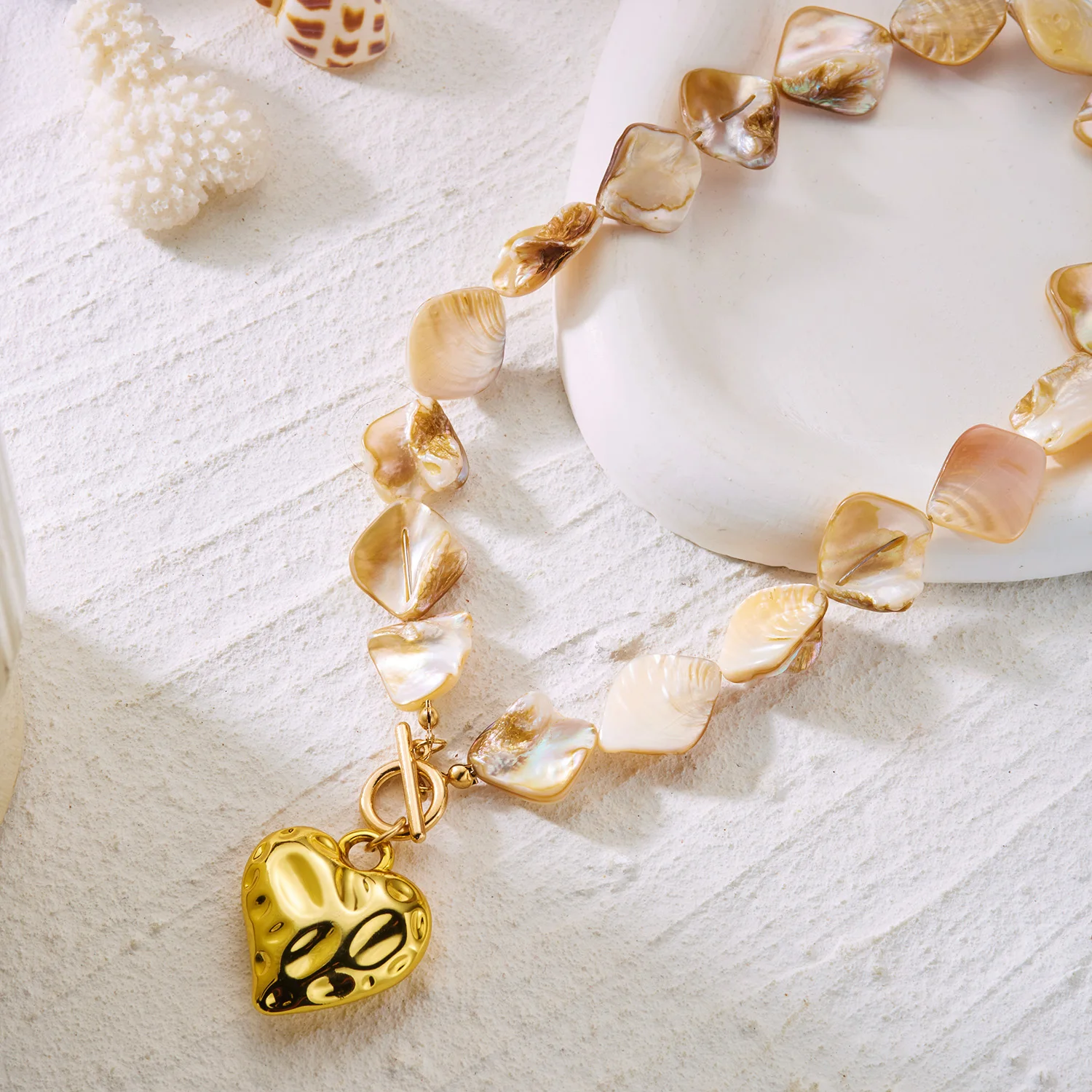 Statement-Muschel-Choker-Halskette für Damen, klobige, glänzende Perlen, Ozean-Charm-Halskette, Sommer-Strand-Urlaubs-Resort-Schmuck – Detail 3