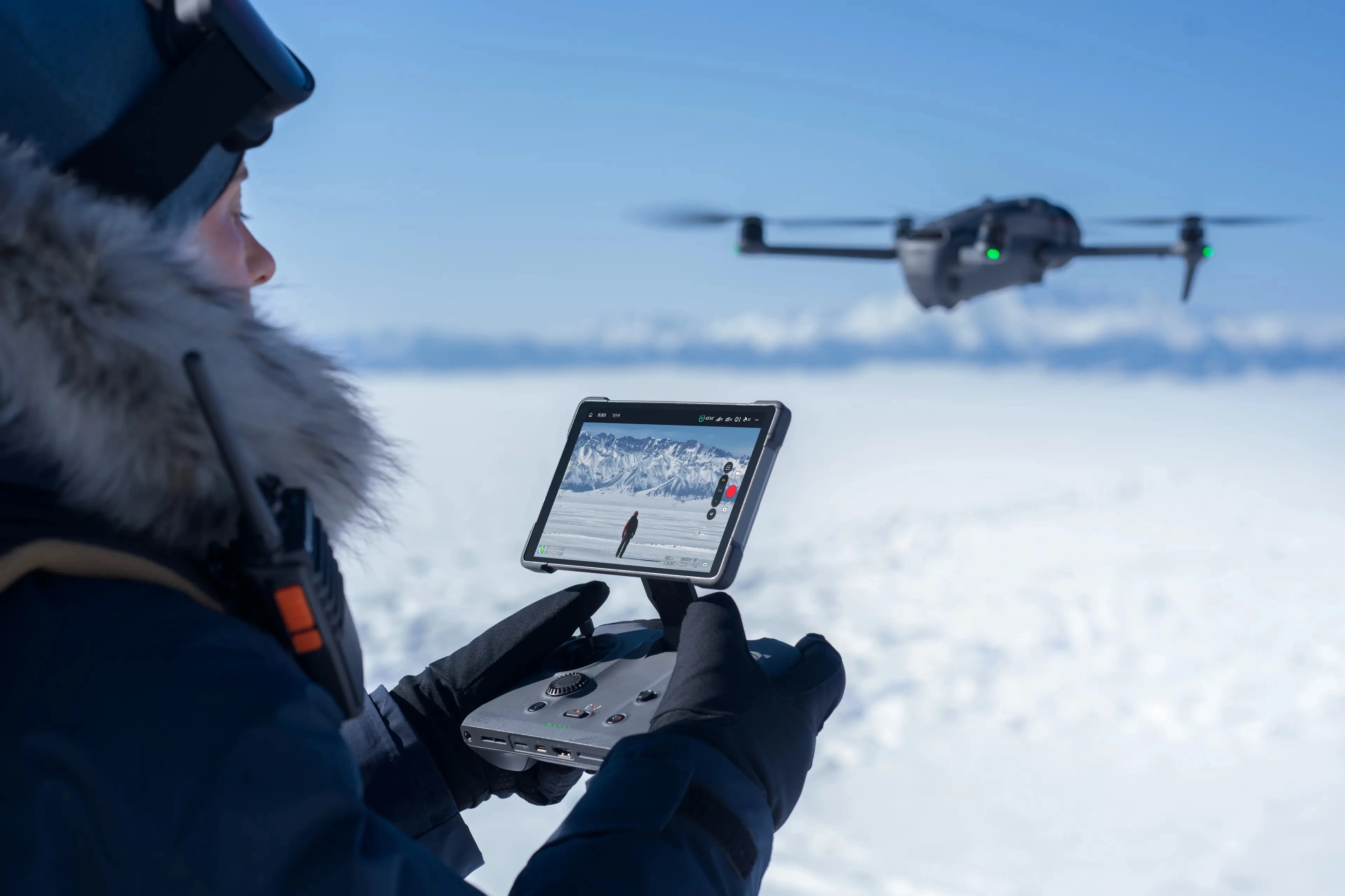 New DJ Original RC pro 2 Remote Controller for Drone Built-In 7" Adjustable Mini-LED Screen 1920 x 1200 10-bit HDR Resolution