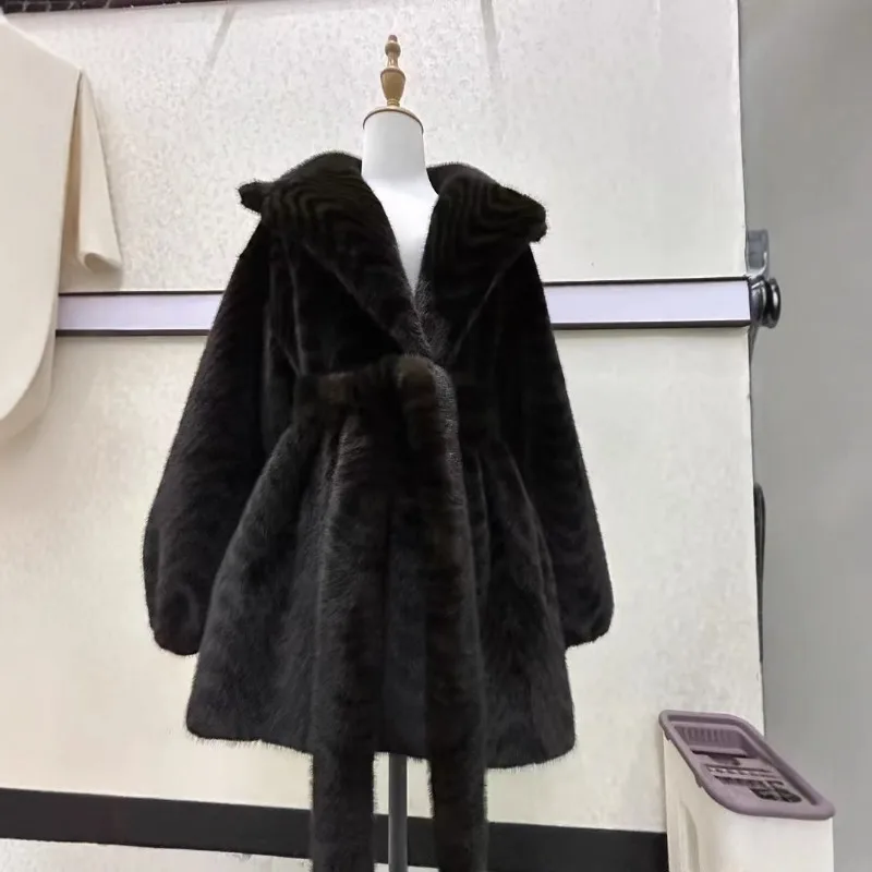 Mantel Bulu Imitasi Mink Mewah Gaya Eropa dengan Kerah Topi atau Jas untuk Wanita, Tebal dan Hangat, Model Panjang Sedang
