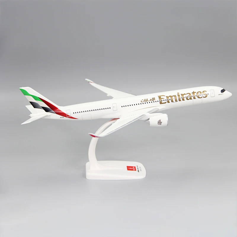 2025 جديد 1/200 مقياس A350-900 الإمارات العربية المتحدة طيران تجميع طائرات نموذج طائرة لعبة جمع العرض مع قاعدة