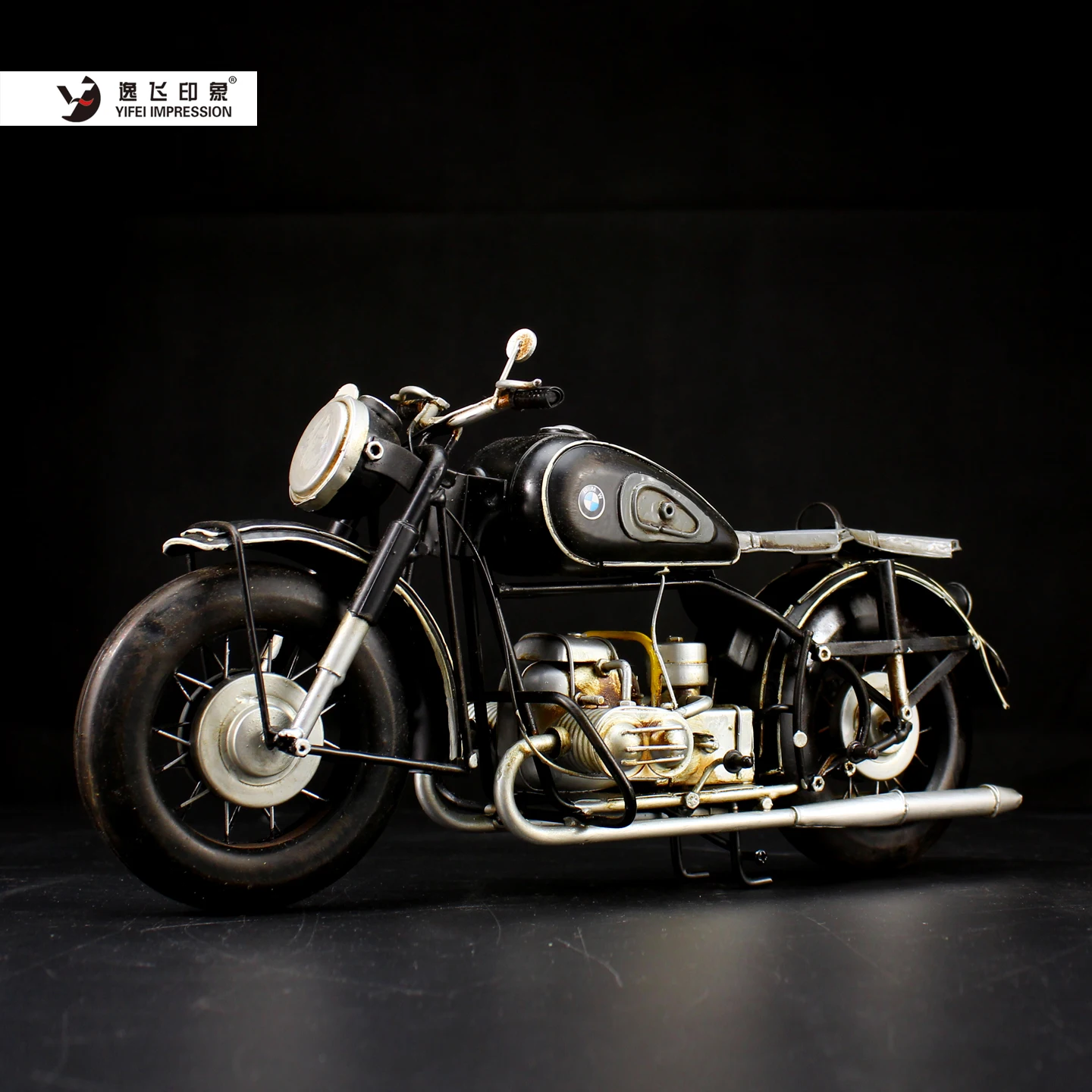 Handcrafted Iron R60 Motorcycle Model Ornament 1960s Gendarmerie Nostalgic Retro Art Collectible Home Decor Accents