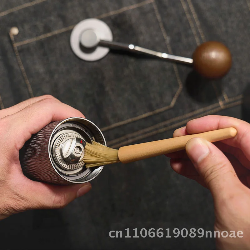 

Ручная мельница Amazon, металлическая кофемолка для кофейных зерен, современный минималистичный стиль с модернизированной ручкой из цельного дерева, 5-звездочная рукоятка