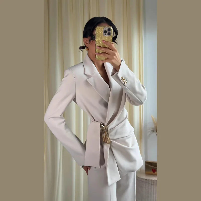 Eleganter Damenanzug mit Schnallengürtel, Blazer mit Revers und langen Ärmeln, schmal geschnittener Mantel und weit geschnittene Hose – Frühlingsneuheit – Detail 15