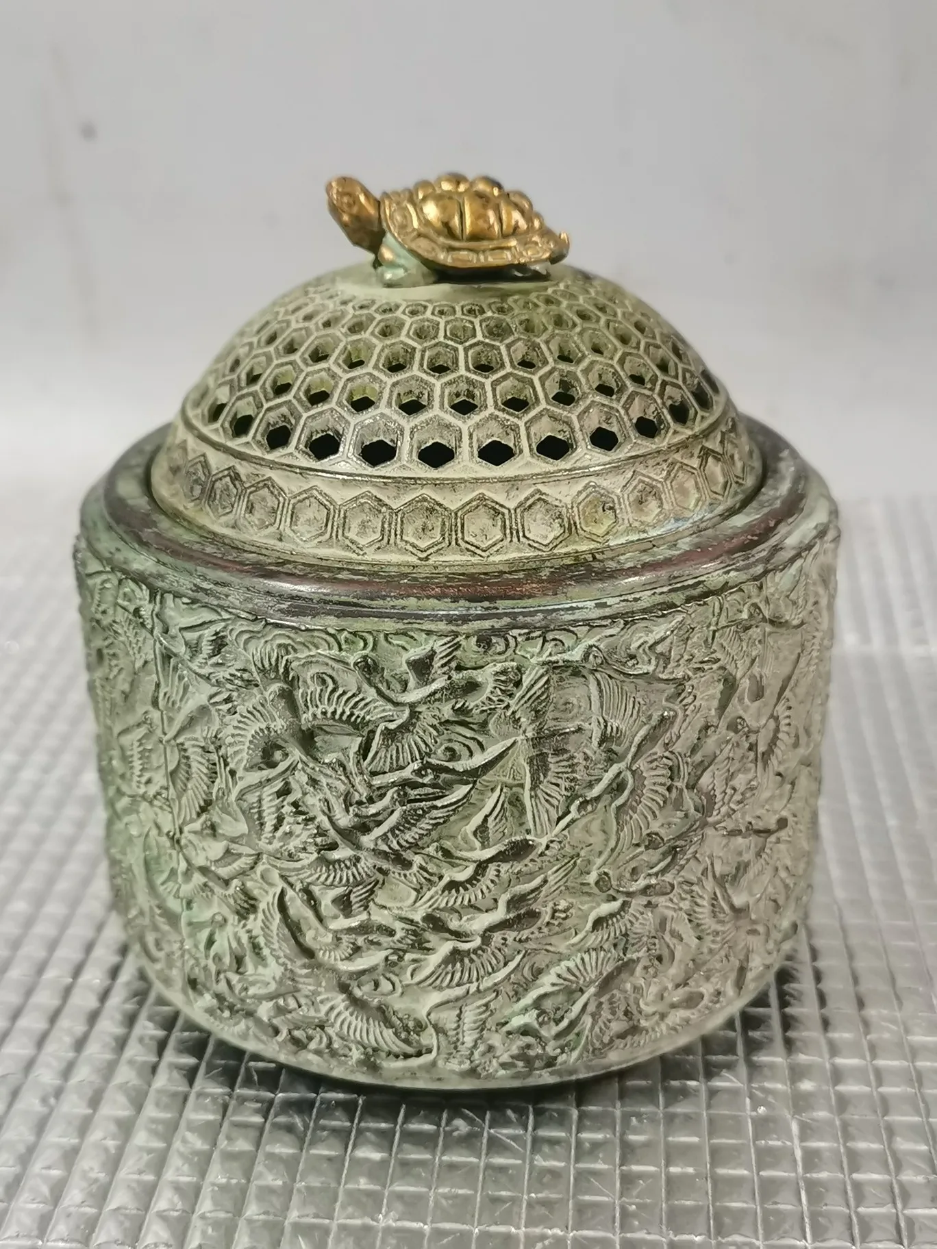 Chinese Old Bronze ,Come From FOLK Collection Old Copper, Gilding Thousand Crane Pattern Storage Tank, Cover The Jar